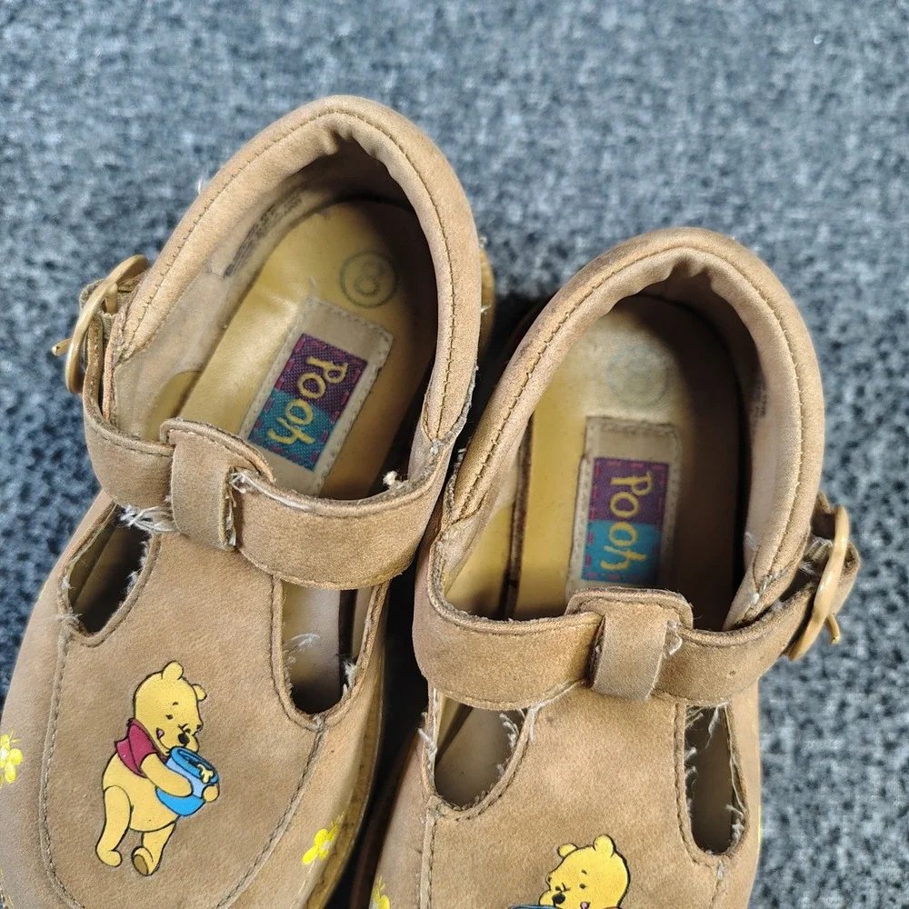 Disney Winnie The Pooh T-Strap Shoes Kids Size 8 Tan Vintage Honey Pot Floral
